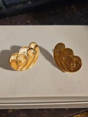 Vtg Kenneth J Lane Papillion Butterfly Wing Cream And Rhinestone Clip Earrings